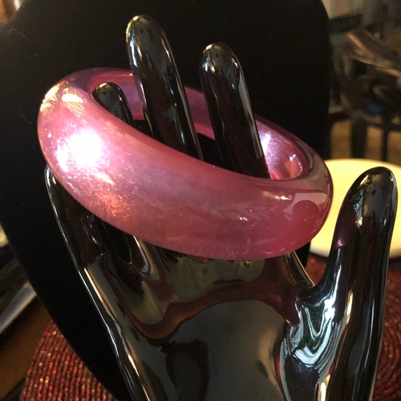 Vintage Jewelry - Vintage Wide Chunky Pink Sparkle Lucite Bracelet